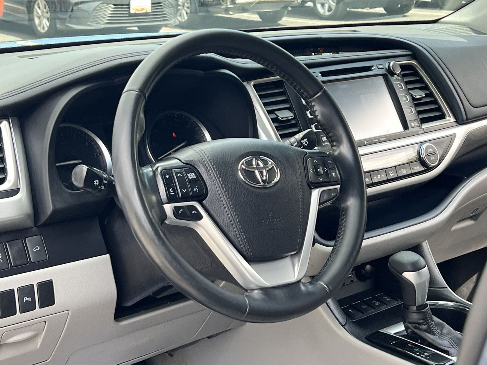 Used 2019 Toyota Highlander Limited AWD/4WD image 15