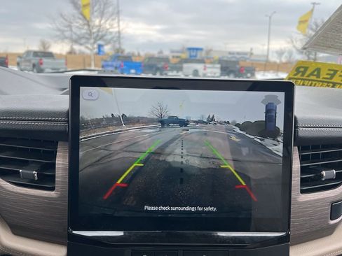 Used 2024 Ford Expedition Limited image 19