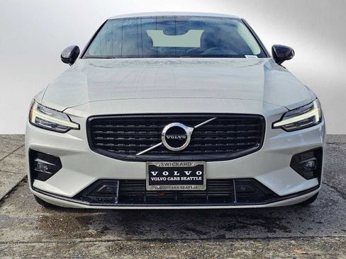 Used 2021 Volvo S60 T5 Momentum w/ Premium Package image 8