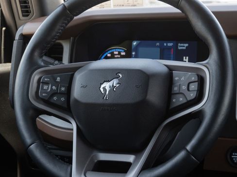 Used 2024 Ford Bronco Outer Banks AWD/4WD image 36