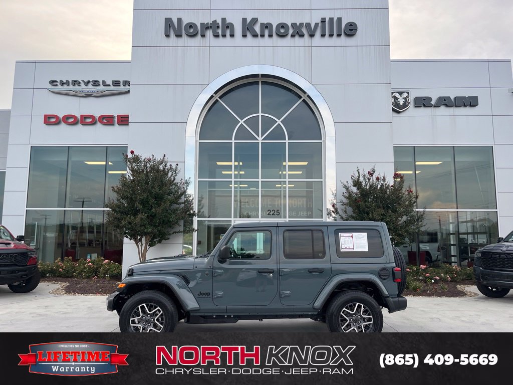 Used 2026 Jeep Wrangler Unlimited Sahara AWD/4WD image 2