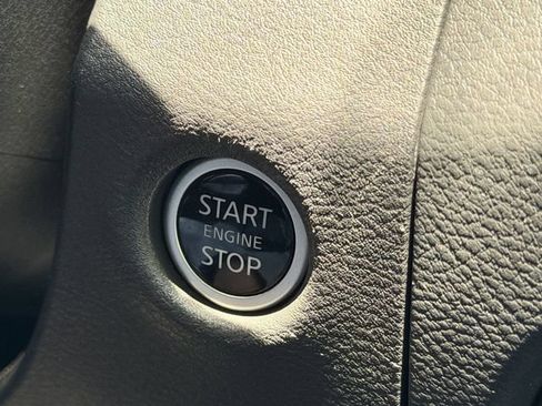 Used 2024 Nissan Frontier SV w/ SV Convenience Package RWD image 19