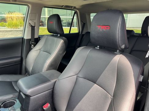 Used 2024 Toyota 4Runner TRD Off-Road Premium w/ Moonroof Package AWD/4WD image 10