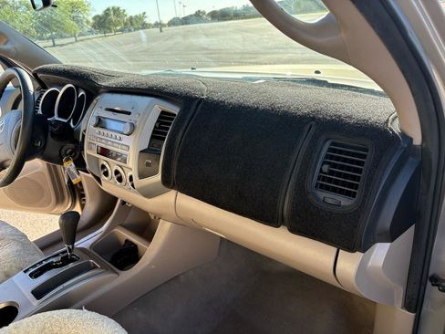 Used 2007 Toyota Tacoma PreRunner image 17