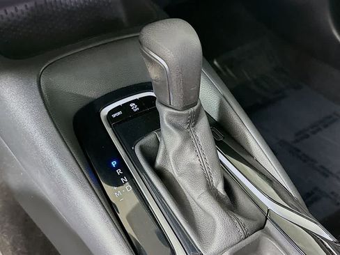 Used 2021 Toyota Corolla SE FWD image 18