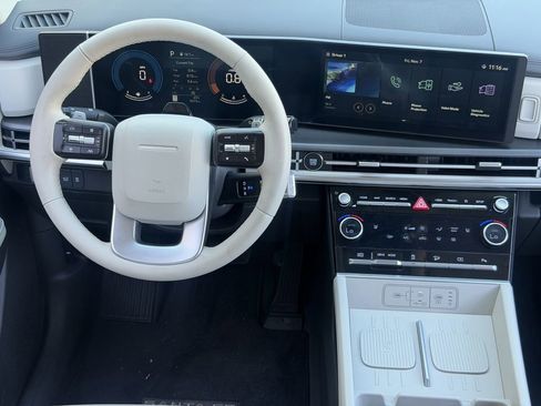 Used 2025 Hyundai Santa Fe SEL image 14