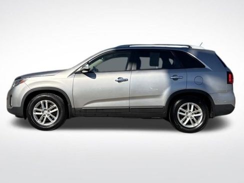 Used 2015 Kia Sorento LX image 5