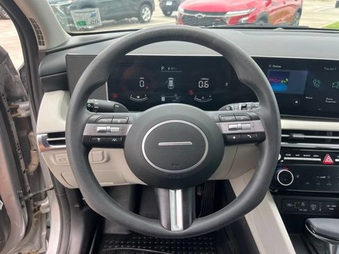Used 2025 Hyundai Tucson SEL FWD image 13