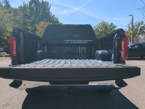 Used 2024 GMC Sierra 1500 SLT image 12