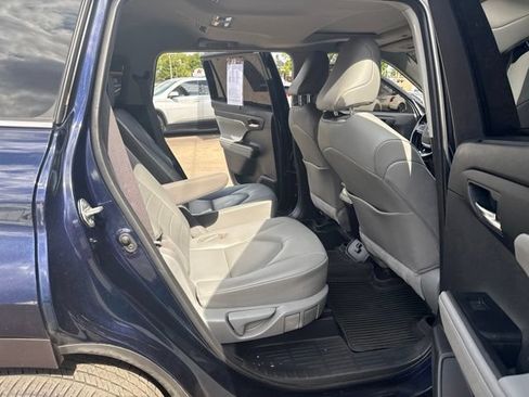 Used 2020 Toyota Highlander XLE w/ Protection Package #3 AWD/4WD image 15