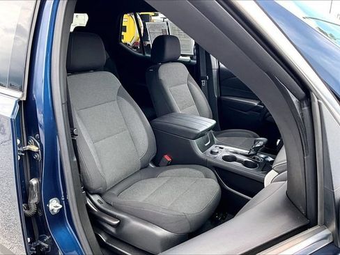 Used 2023 Chevrolet Traverse LT FWD image 11