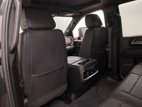 Used 2024 Chevrolet Silverado 2500 High Country w/ High Country Premium Package image 16