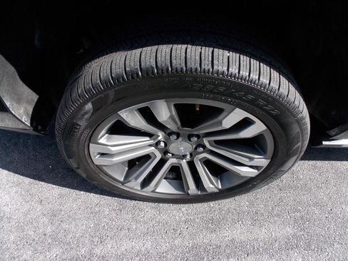 Used 2020 GMC Yukon Denali w/ Denali Premium Package image 25