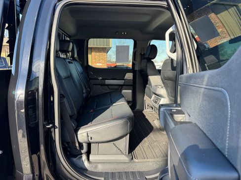 New 2024 Ford F450 Lariat image 15