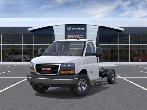 New 2025 GMC Savana 3500 w/ Power Convenience Package RWD image 8