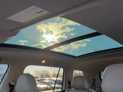 Used 2019 Volkswagen Atlas SEL Premium image 28