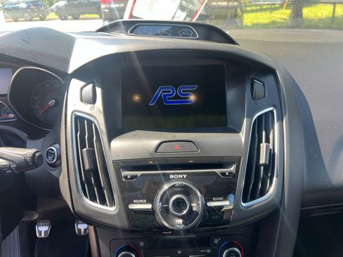 Used 2017 Ford Focus RS AWD/4WD image 18