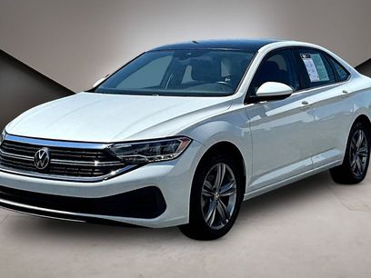 Used 2023 Volkswagen Jetta SE w/ Panoramic Sunroof Package