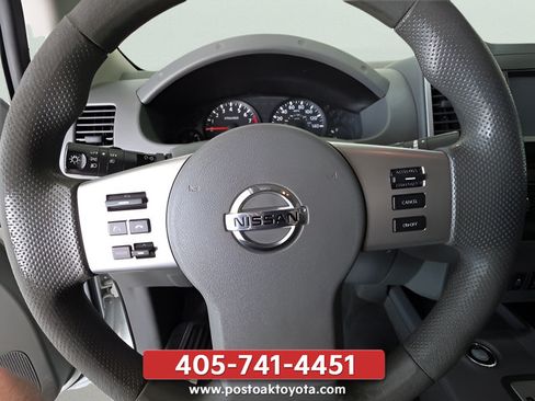 Used 2020 Nissan Frontier SV w/ Midnight Edition Floor Mats RWD image 13