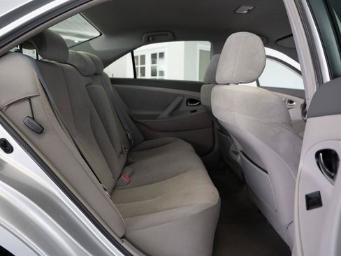 Used 2009 Toyota Camry FWD image 12