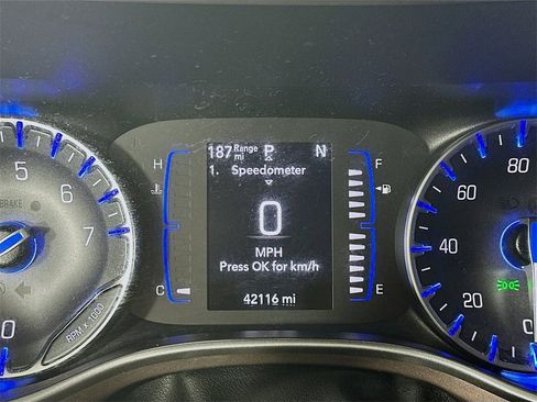 Used 2024 Chrysler Voyager LX image 15