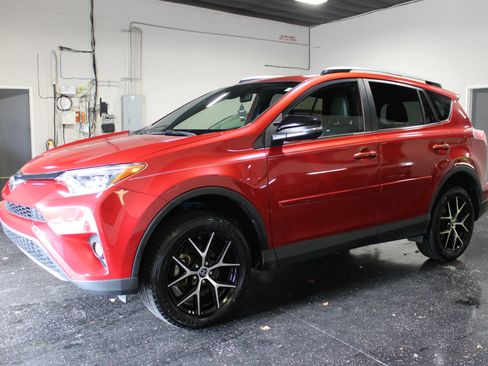 Used 2017 Toyota RAV4 SE w/ Power Extra Value Package FWD image 6