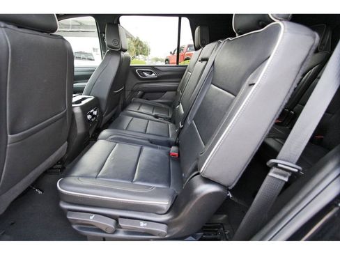 Used 2024 GMC Yukon SLT AWD/4WD image 7