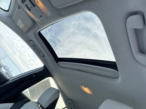 Used 2016 Toyota Prius Four image 26