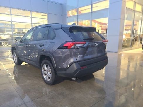Used 2022 Toyota RAV4 XLE image 5