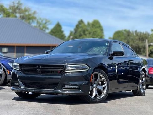 Used 2016 Dodge Charger R/T RWD image 1