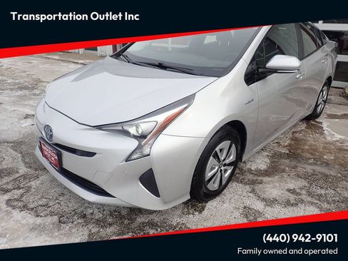 Used 2017 Toyota Prius Four Touring image 1