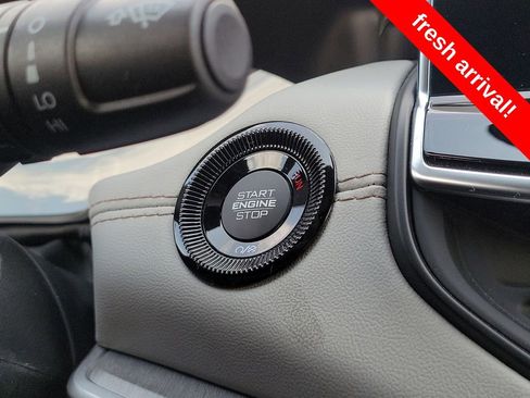 Certified 2025 Jeep Compass Limited image 29