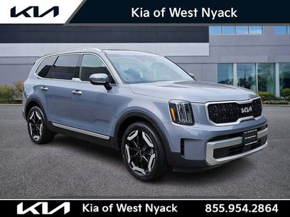 Certified 2024 Kia Telluride EX w/ EX Captain's Chair Package