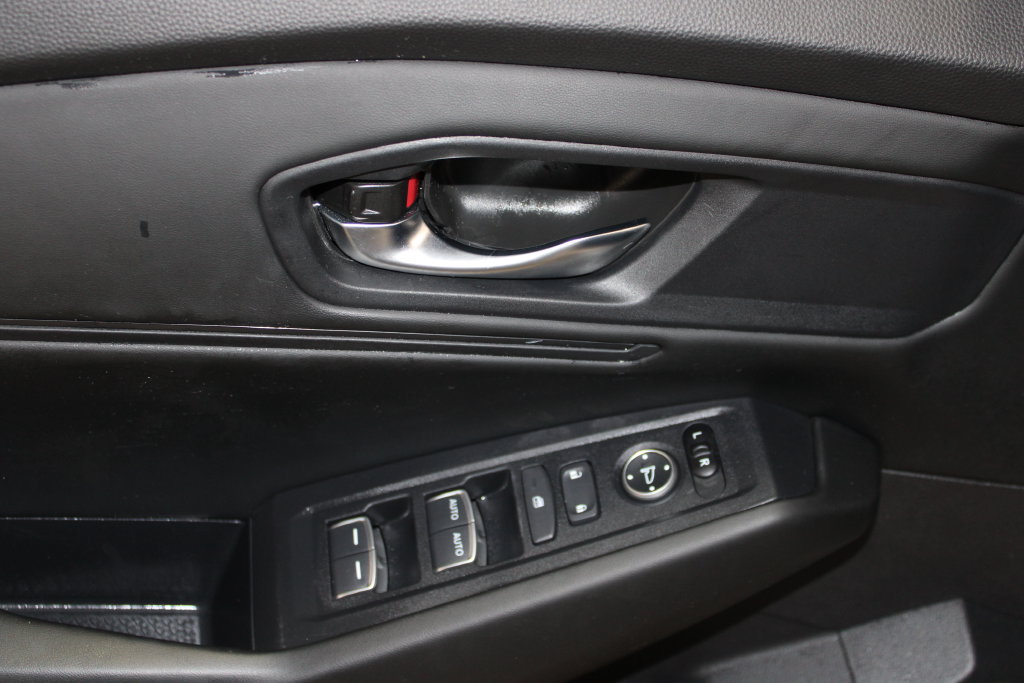 Used 2023 Honda Accord EX image 6