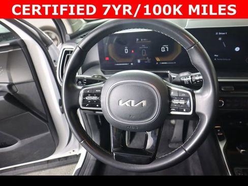 Used 2024 Kia Sorento S image 21