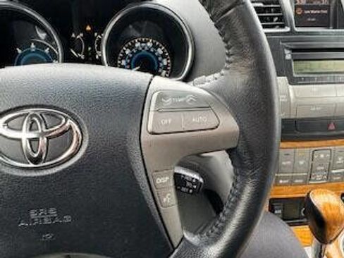 Used 2010 Toyota Highlander Limited image 12