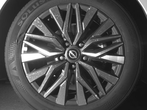 Used 2025 Nissan Altima 2.5 SV FWD image 13
