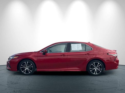 Used 2019 Toyota Camry SE FWD image 7