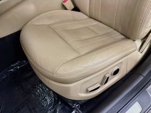 Used 2016 Hyundai Genesis 3.8 RWD image 18