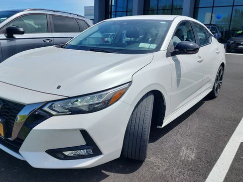Used 2021 Nissan Sentra SR FWD image 1