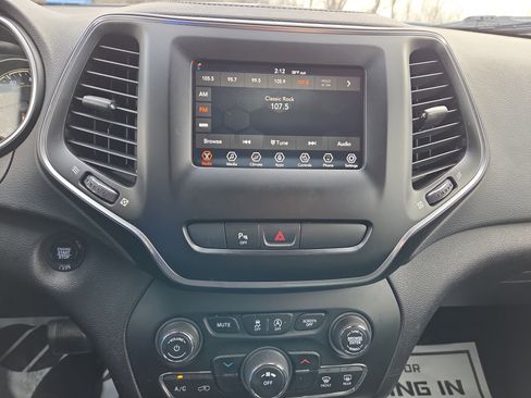 Used 2019 Jeep Cherokee Latitude Plus image 25