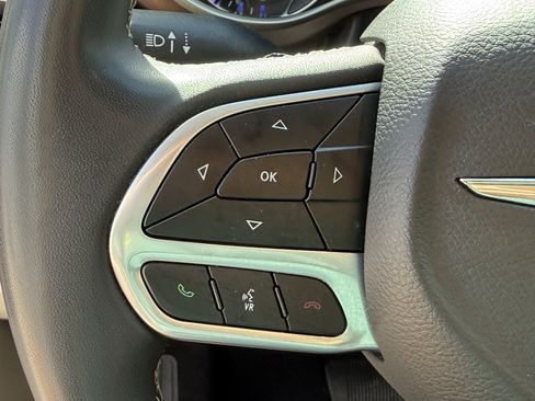Used 2023 Chrysler Voyager LX FWD image 16