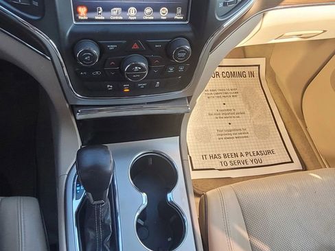Used 2016 Jeep Grand Cherokee Overland image 27