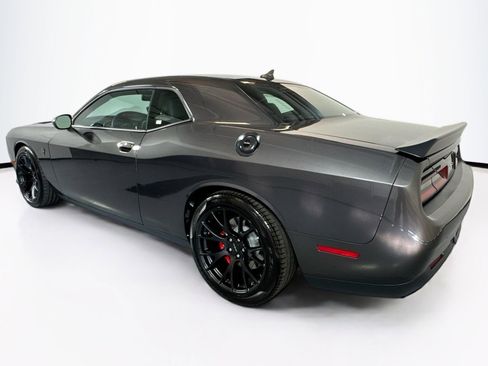 Used 2015 Dodge Challenger SRT Hellcat image 7