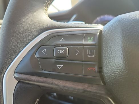 Used 2024 Jeep Grand Cherokee Limited w/ Black Appearance Package image 18