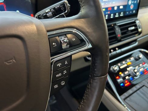 Used 2023 Lincoln Navigator Reserve image 18