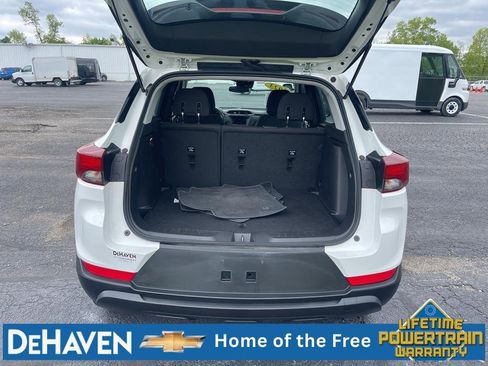 Used 2023 Chevrolet TrailBlazer LS AWD/4WD image 24