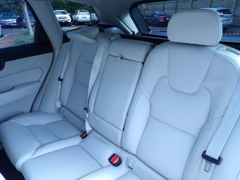 New 2026 Volvo XC60 B5 Ultra w/ Protection Package Premier image 26