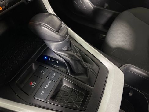 Certified 2024 Toyota RAV4 XLE FWD image 22