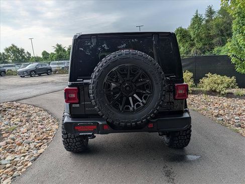 Used 2025 Jeep Wrangler Unlimited Sahara AWD/4WD image 4